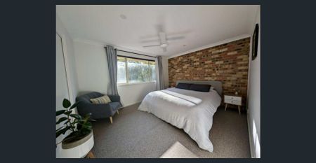 Central Furnished Townhouse, Close to Water and Shops - Photo 2