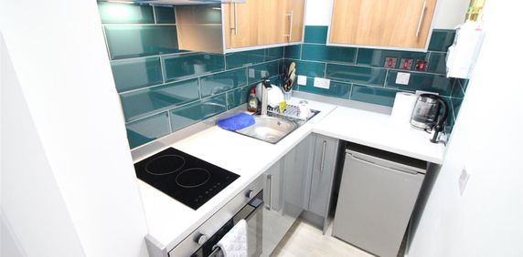 Cromwell Road, Hounslow - Photo 2