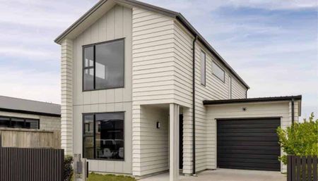 Almost New - Photo 2