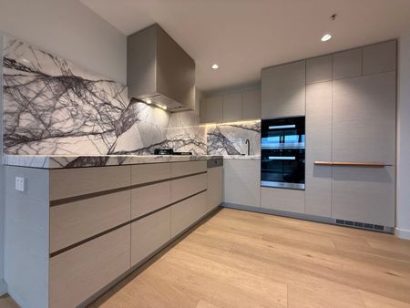 BEACHFRONT LIVING WITH OCEAN VIEWS & PREMIMUM FACILITIES – JEWEL APARTMENTS - Photo 2