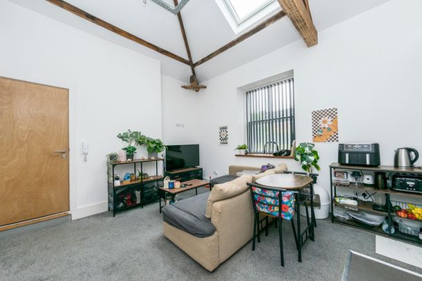 Rose & Crown Apartments, LS12 - Photo 1