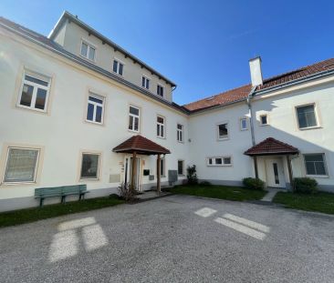 ERSTBEZUG nach RENOVIERUNG + RUHELAGE + GRÜNBLICK! - Photo 2