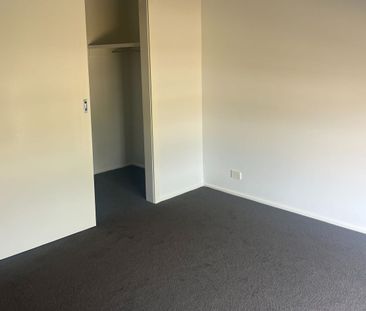 Convenience in a Quiet South Morang Pocket - Photo 2