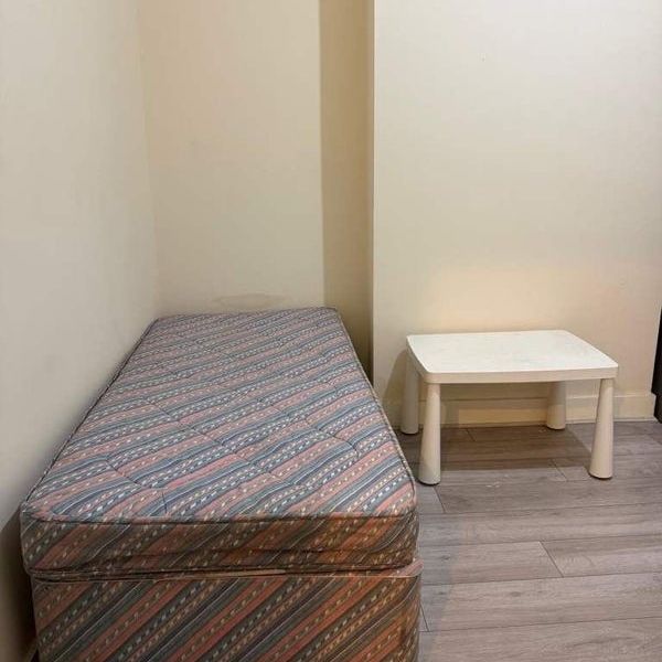 Room in a Shared House, Erskine Road, E17 - Photo 1