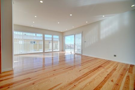 Excelente Apartamento T3 Novo em São João do Estoril - Photo 2
