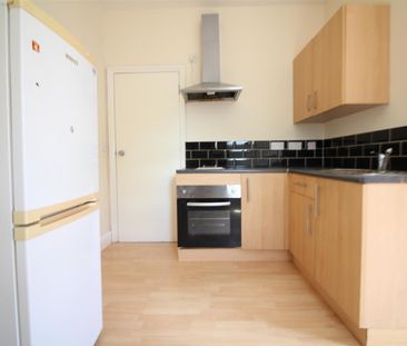 Hanworth Road, Hounslow - Photo 2