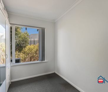 ARMADALE - 3x1 - Convenient living in the heart of Armadale - Photo 6