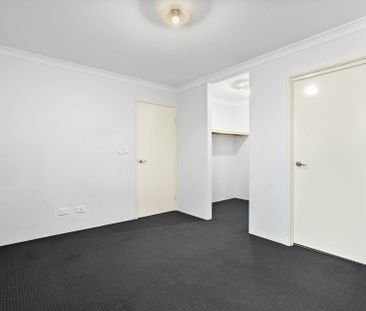 Modern 3 x 2 with Study and Lounge!! - Photo 2