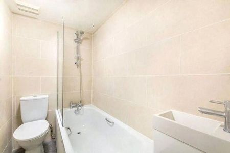 3 bedroom flat to rent - Photo 5