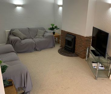 Room in a Shared House, London, SE3 - Photo 3