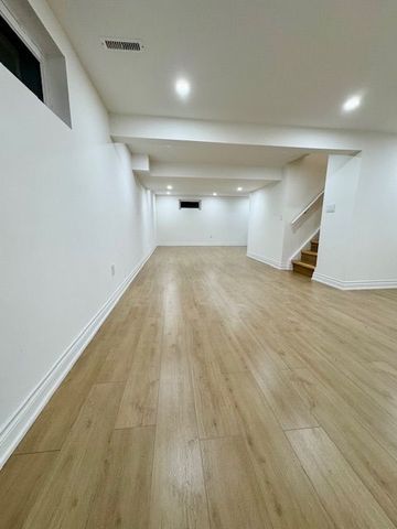 For Lease - 8 Devins Drive Unit# Basement, Aurora, Ontario - Photo 3