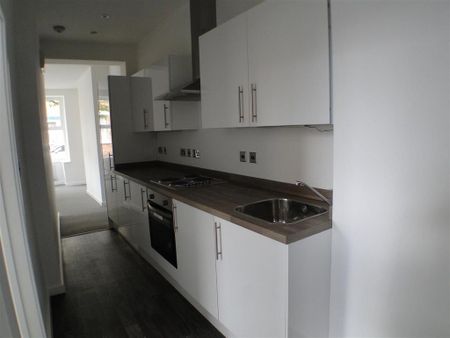 2 bedroom maisonette to rent - Photo 4