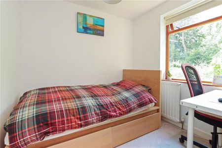 4 bedroom semi-detached house to rent - Photo 5