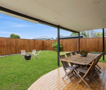 Spacious Family Home in Sought-After Killarney Heights - Photo 2