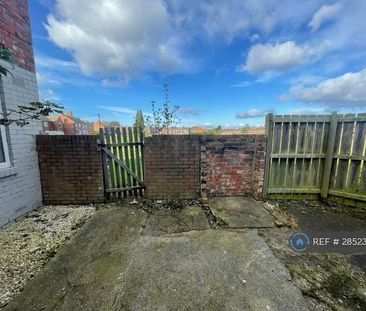 2 bedroom flat to rent - Photo 6