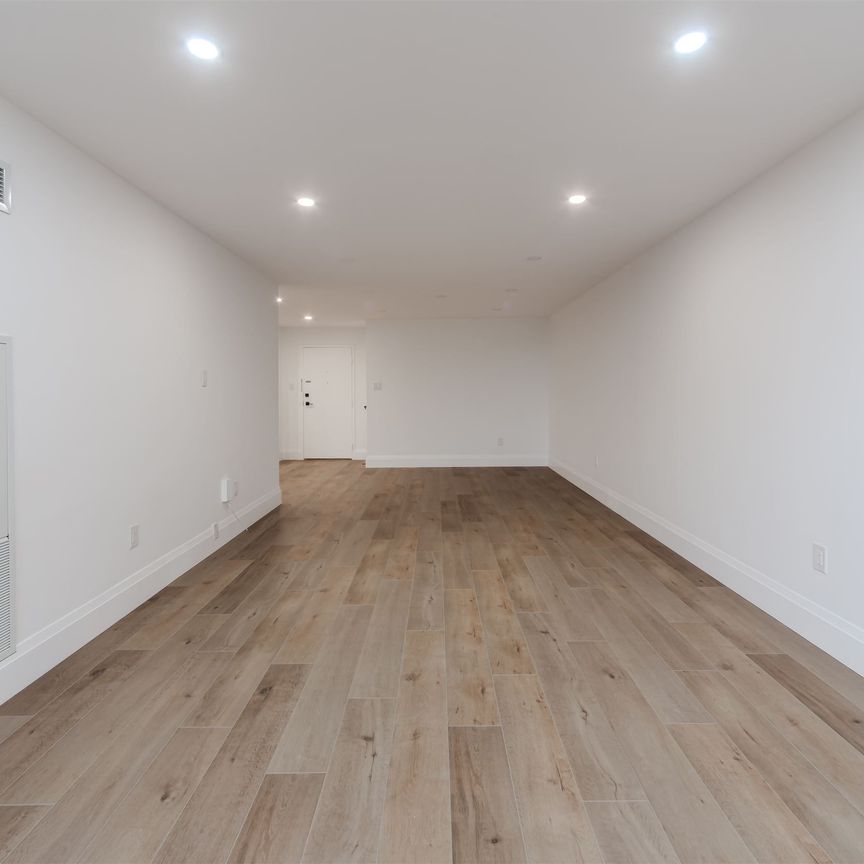 For Lease - 299 Mill Road Unit# 406, Toronto, Ontario - Photo 1