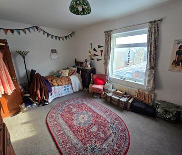 2 bedroom end of terrace house to rent - Photo 3