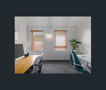 Elegance in a Prime Malvern East Location - Photo 2