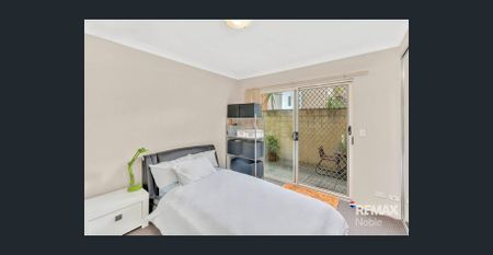 One Bedroom Ground Floor Courtyard Apartment - Photo 3