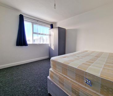 House share to rent - Photo 2
