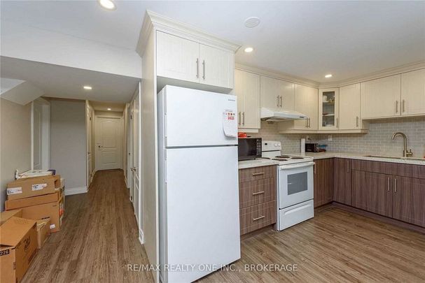 For Lease - 5112 Heatherleigh Avenue Unit# ..Bsmt, Mississauga, Ontario - Photo 1