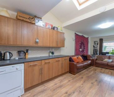 5 bedroom terraced house to rent - Photo 4
