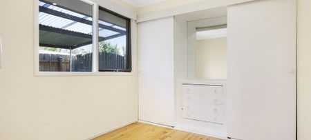 Beautiful 3 Bedroom Home - Photo 5