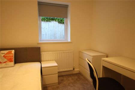 8 bedroom detached house to rent - Photo 5