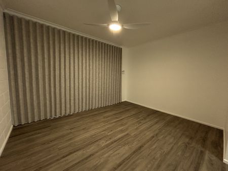 2/19 Brisbane Road, Biggera Waters - Photo 2