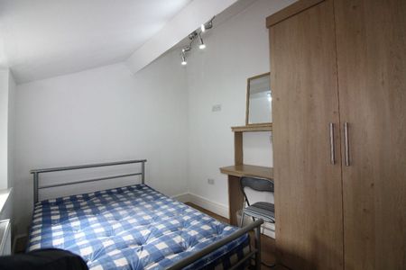 St Pauls Square, Preston - Photo 3