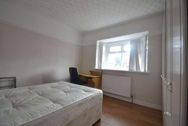 Austin Grove, Burnage, Manchester, M19 - Photo 1