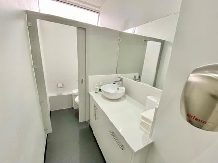 Property to rent - Photo 2