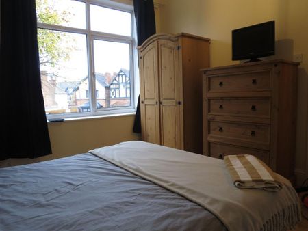 6 bedroom house to rent - Photo 2