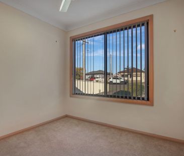 Perfectly Presented Single-Level Home in the Heart of Oak Flats! - Photo 6