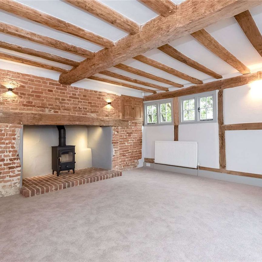 Beautifully extended farmhouse in a stunning rural setting - Photo 1