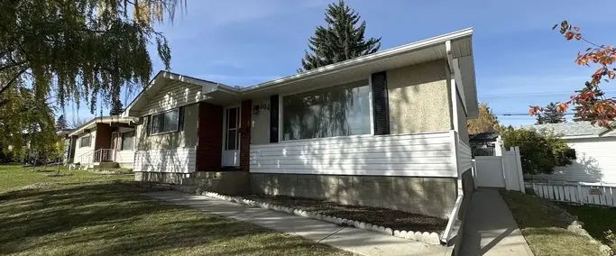 Detached home with double detached garage. | 804 104 Avenue Southwest, Calgary - Photo 1