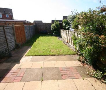 2 bedroom terraced house to rent - Photo 2