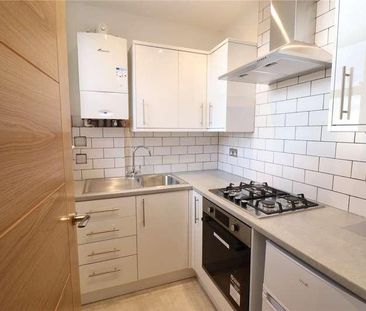 Oak Tree Dell, London, NW9 - Photo 1