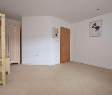 Vestry Gardens, Gloucester, Gloucestershire, GL4 - Photo 6