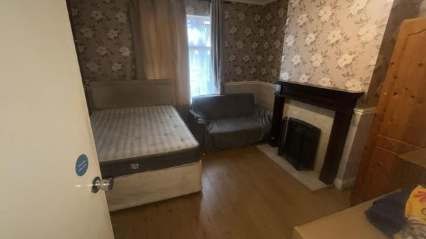 1 bedroom house of multiple occupation to rent - Photo 1