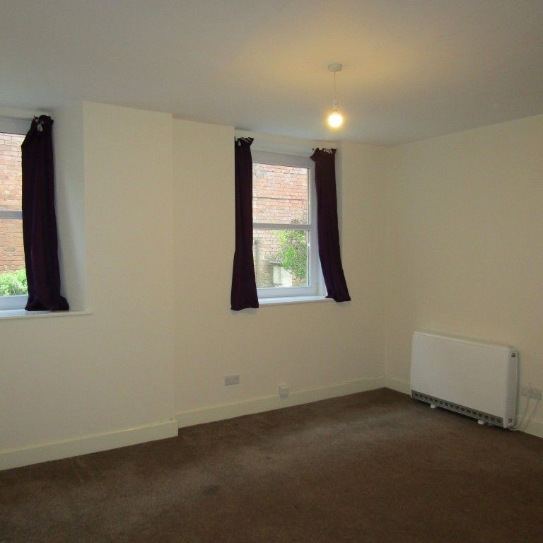 3 bed House - To Let - Photo 1