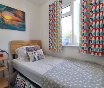 York Road, Woking - 2 bedrooms Property for lettings - Seymours - Photo 4