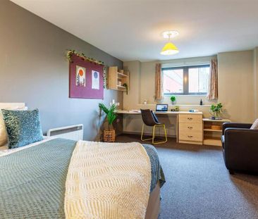 1 bedroom in a flat share to rent - Photo 4