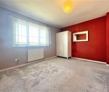 Semi-detached house to rent on - Photo 5