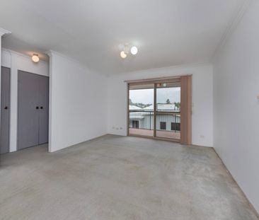 Spacious 2 Bed, 2 Bath Unit in a Prime Lifestyle Location - Photo 1