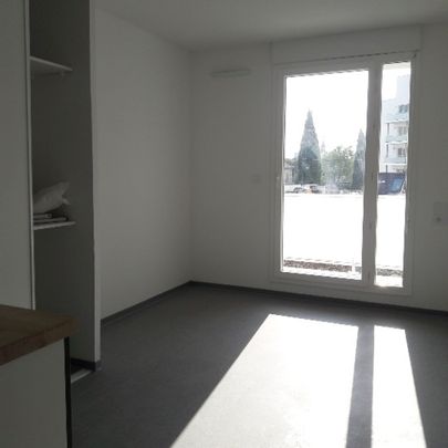 Location Appartement 1 pièce 18m² NIMES 30000 - Photo 1