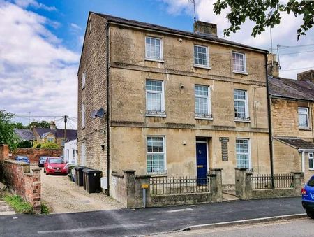 Victoria Road, Cirencester, GL7 - Photo 2