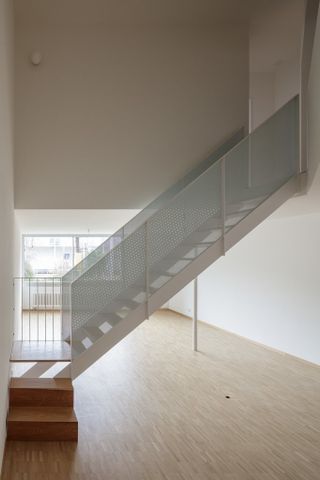 Lichtdurchflutete Maisonette Wohnung - Photo 2