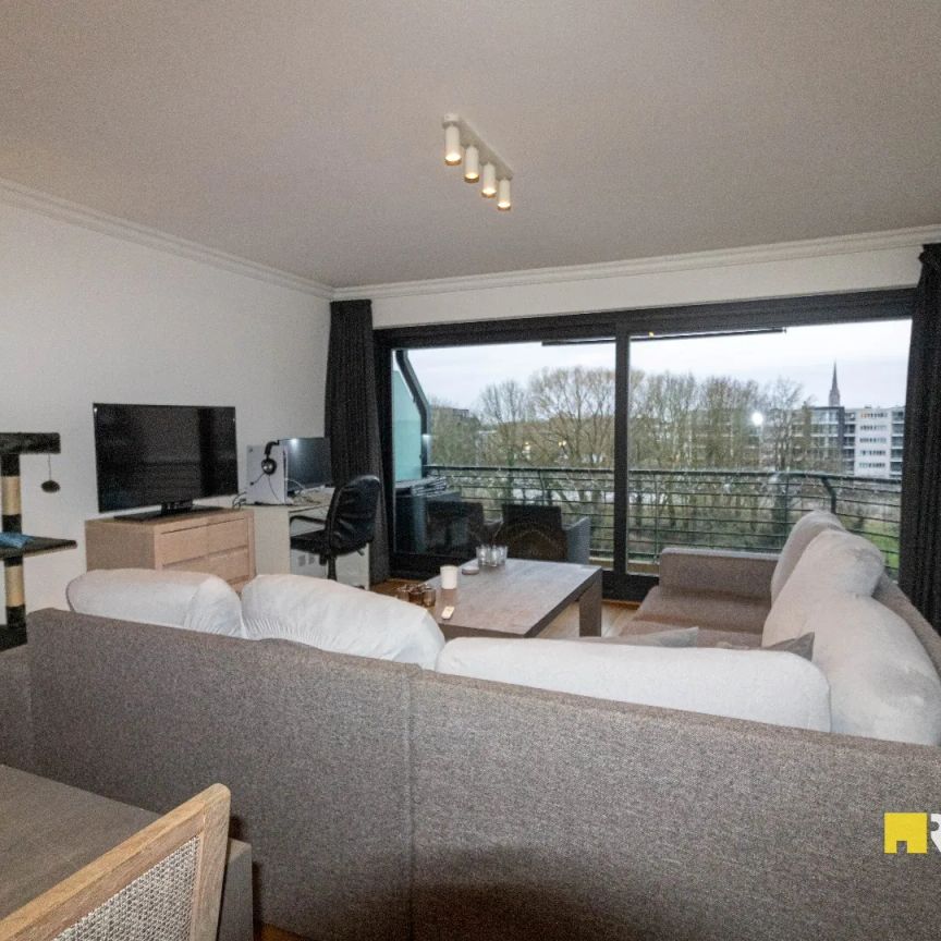 Stijlvol en zeer verzorgd appartement op de 5e verdieping - Photo 1