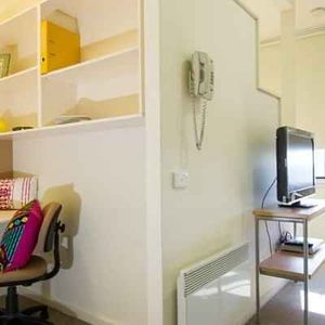 Studio Apartment - Photo 3